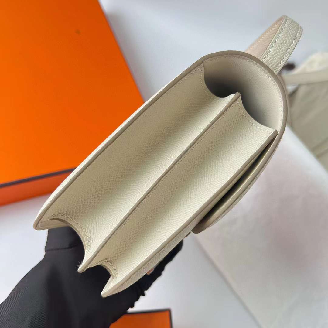 Hermès（爱马仕）Constance 空姐包 Epsom Ck10 奶昔白 玫瑰金扣 19cm 全手工蜡线缝制 RGhw
