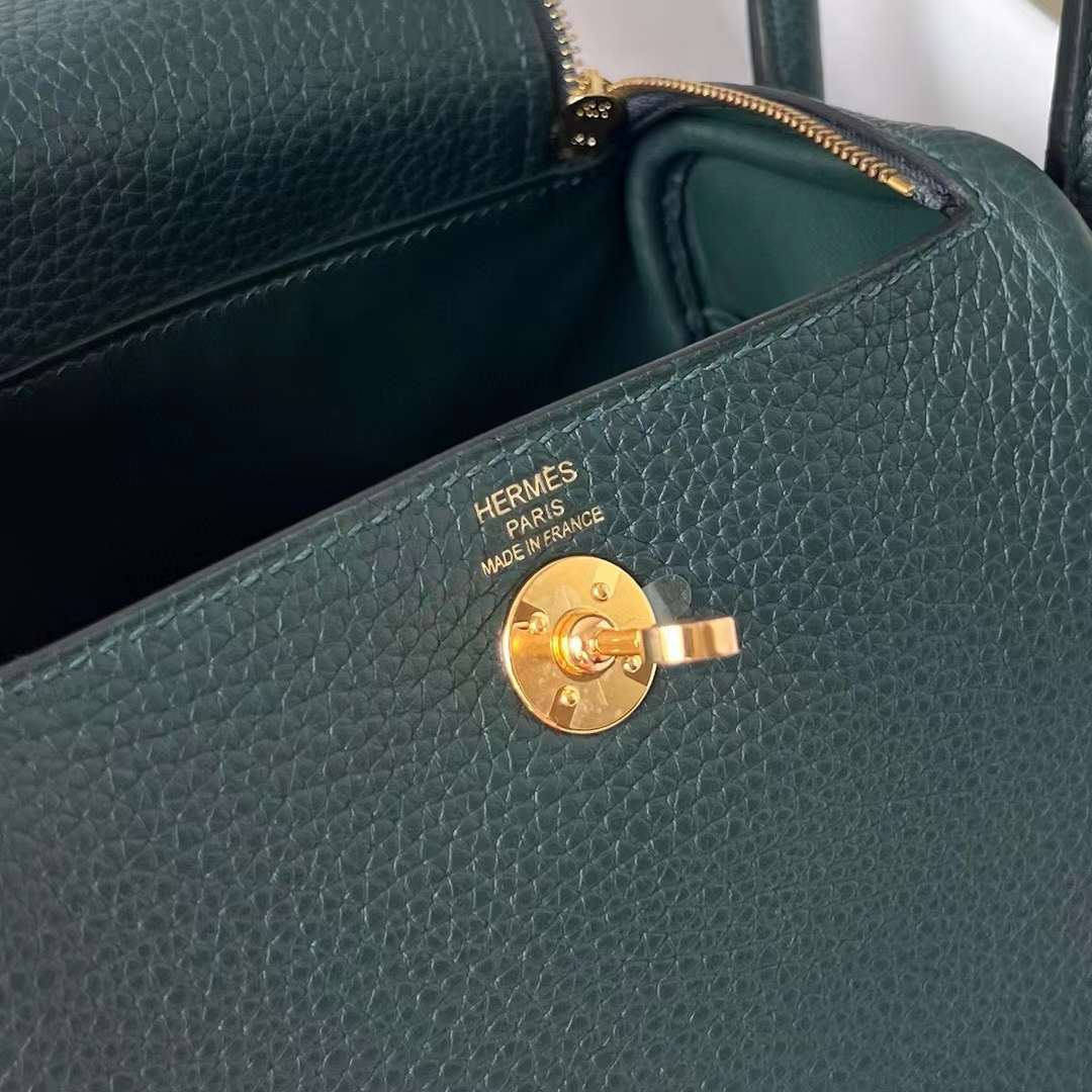 Hermès（爱马仕）Mini Lindy 迷你琳迪包 Clemence 6O 松柏绿 金扣 19cm 全手工蜡线缝制 Ghw