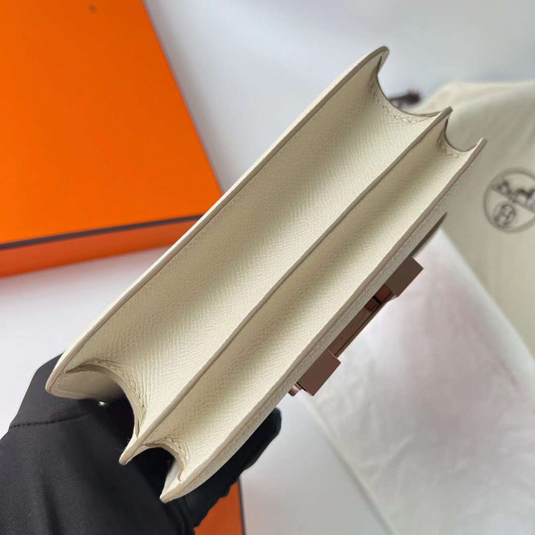 Hermès（爱马仕）Constance 空姐包 Epsom Ck10 奶昔白 玫瑰金扣 19cm 全手工蜡线缝制 RGhw