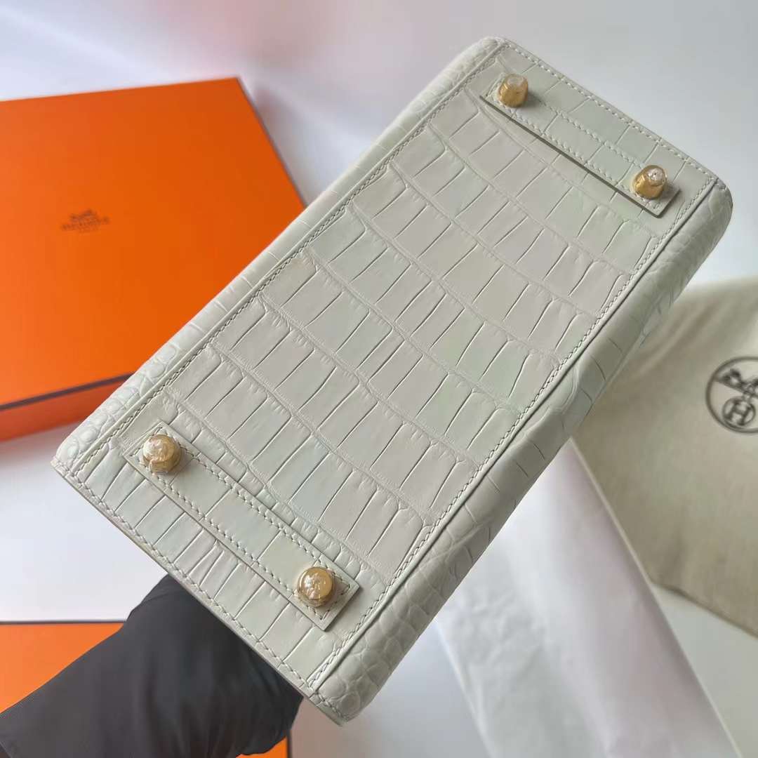 Hermès（爱马仕）Birkin 铂金包 Sellier 雾面美洲鳄鱼皮 Matte Alligator Crocodile 8L 奶油白 外缝 金扣 25cm 全手工蜡线缝制 Ghw