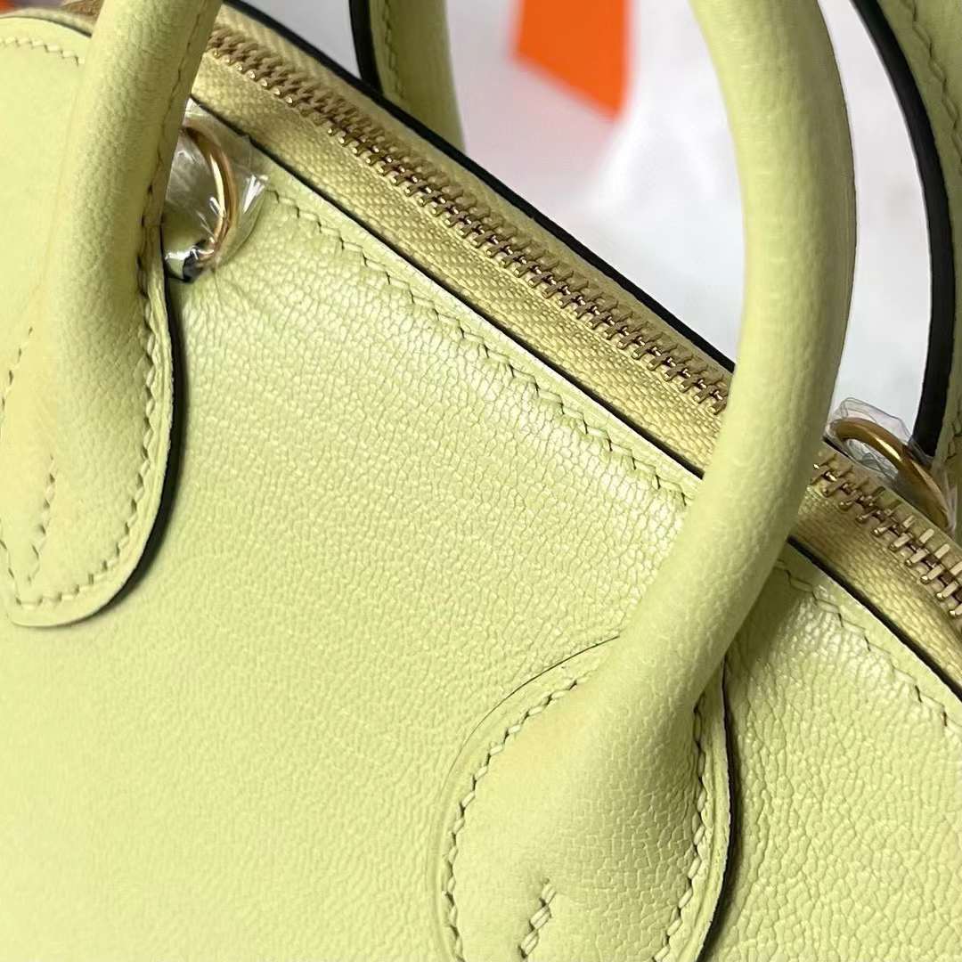 Hermès（爱马仕）Mini Bolide 迷你保龄球包 Chevre 进口山羊皮 R9 嫩芽黄 金扣 19cm 全手工蜡线缝制 Ghw