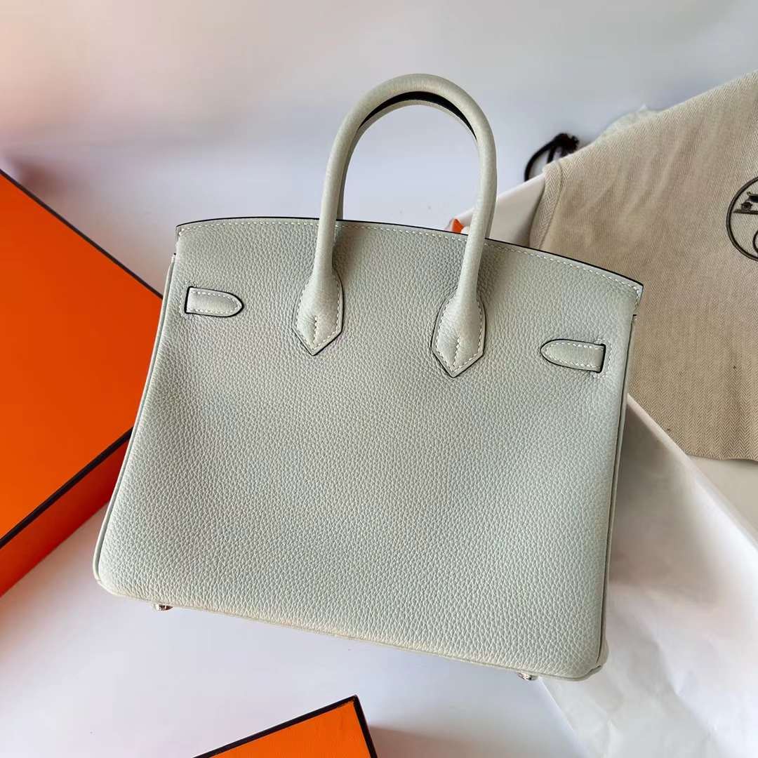 Hermès（爱马仕）Birkin 铂金包 Togo皮 进口德国小牛皮 0W 冰晶灰 银扣 25cm 全手工蜡线缝制 Phw