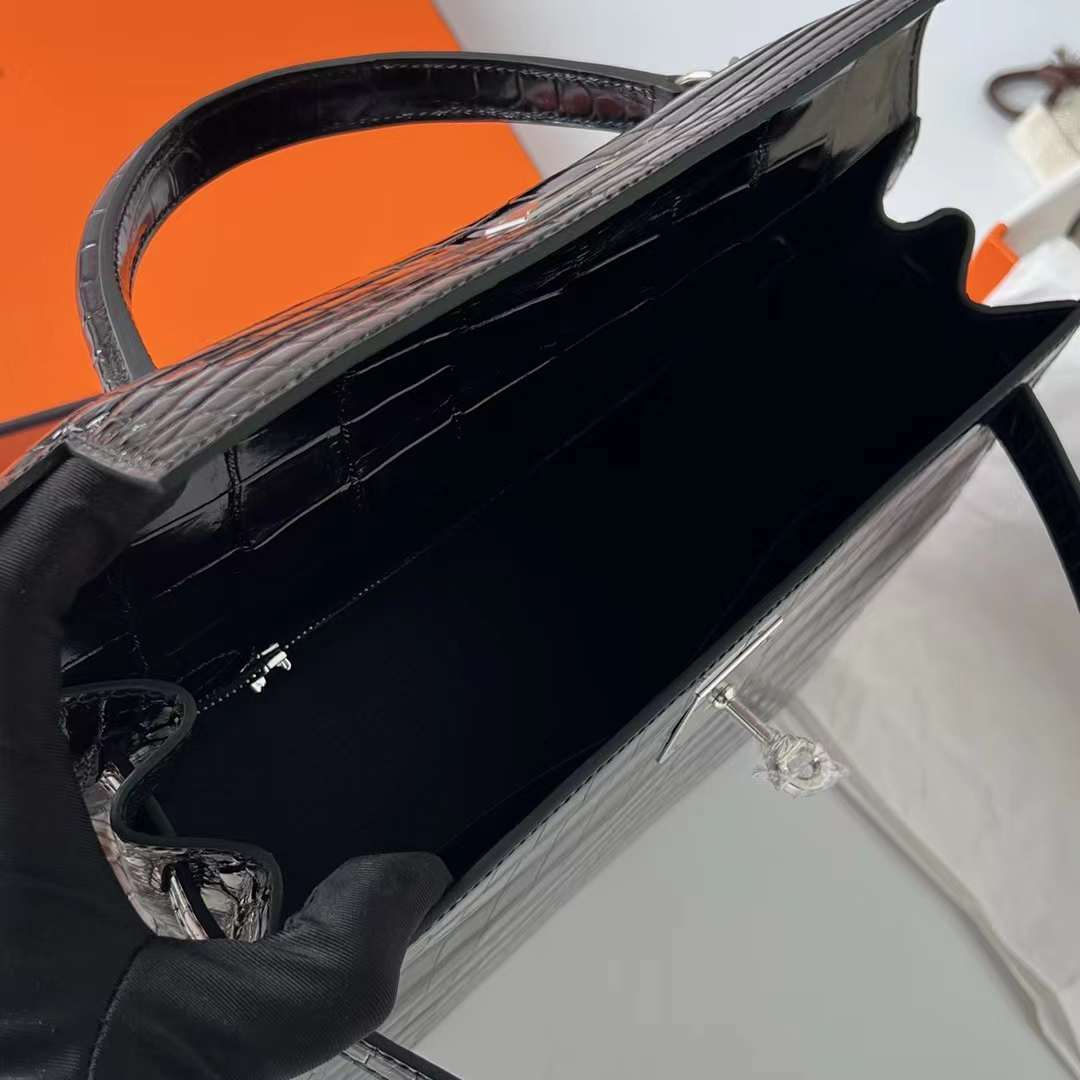 Hermès（爱马仕）Kelly 凯莉包 亮面尼罗鳄鱼皮 Shiny Nilo Crocodile Ck89 黑色 银扣 28cm 全手工蜡线缝制 Phw