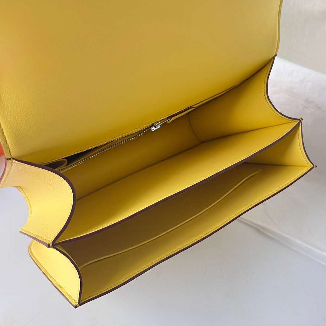 Hermès（爱马仕）Constance 空姐包 Evercolor 9O 那不勒斯黄 银扣 24cm 全手工蜡线缝制 Phw