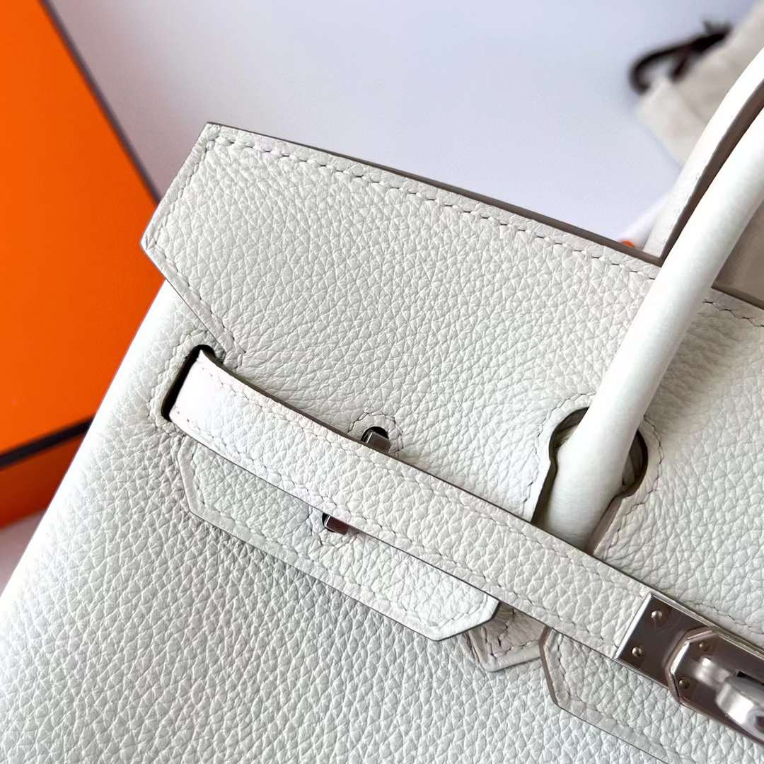 Hermès（爱马仕）Birkin 铂金包 Togo皮 顶级小牛皮 0T 蘑菇白 银扣 25cm 全手工蜡线缝制 Phw