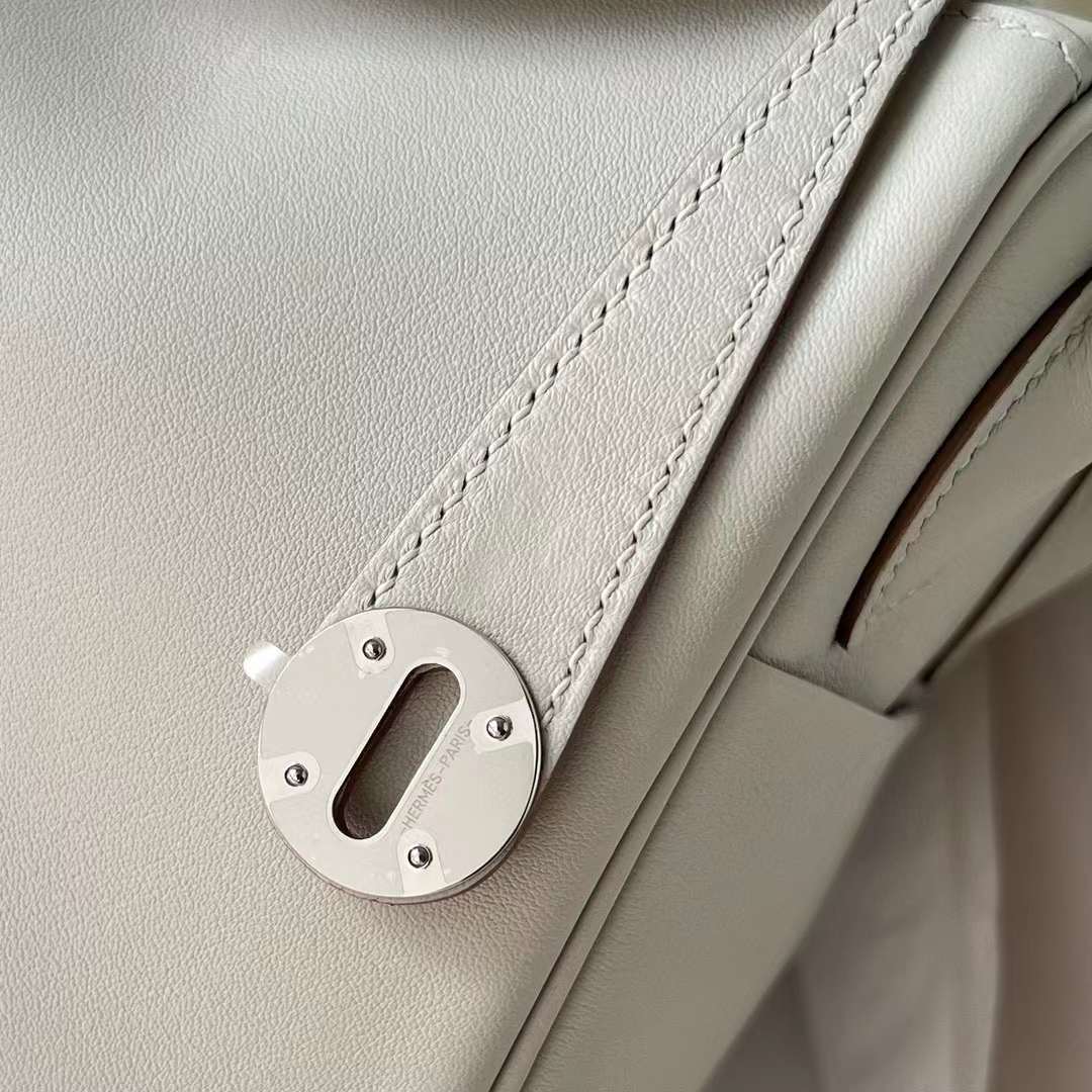 Hermès（爱马仕）Lindy 琳迪包 Swift Ck80 珍珠灰 银扣 26cm 全手工蜡线缝制 Phw