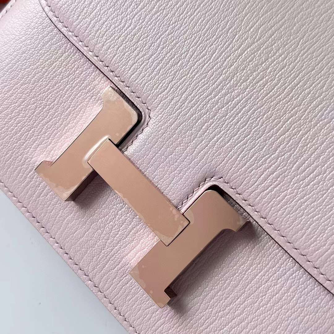 Hermès（爱马仕）Constance 空姐包 Chevre 进口山羊皮 09 梦幻粉紫 玫瑰金扣 1-19cm 全手工蜡线缝制 Rghw