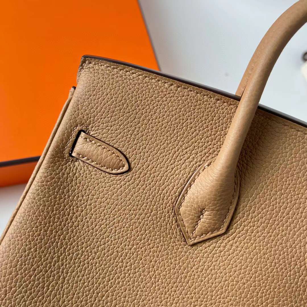 Hermès（爱马仕）Birkin 铂金包 Togo皮 进口德国小牛皮 0M 奶茶色 金扣 25cm 全手工蜡线缝制 Ghw