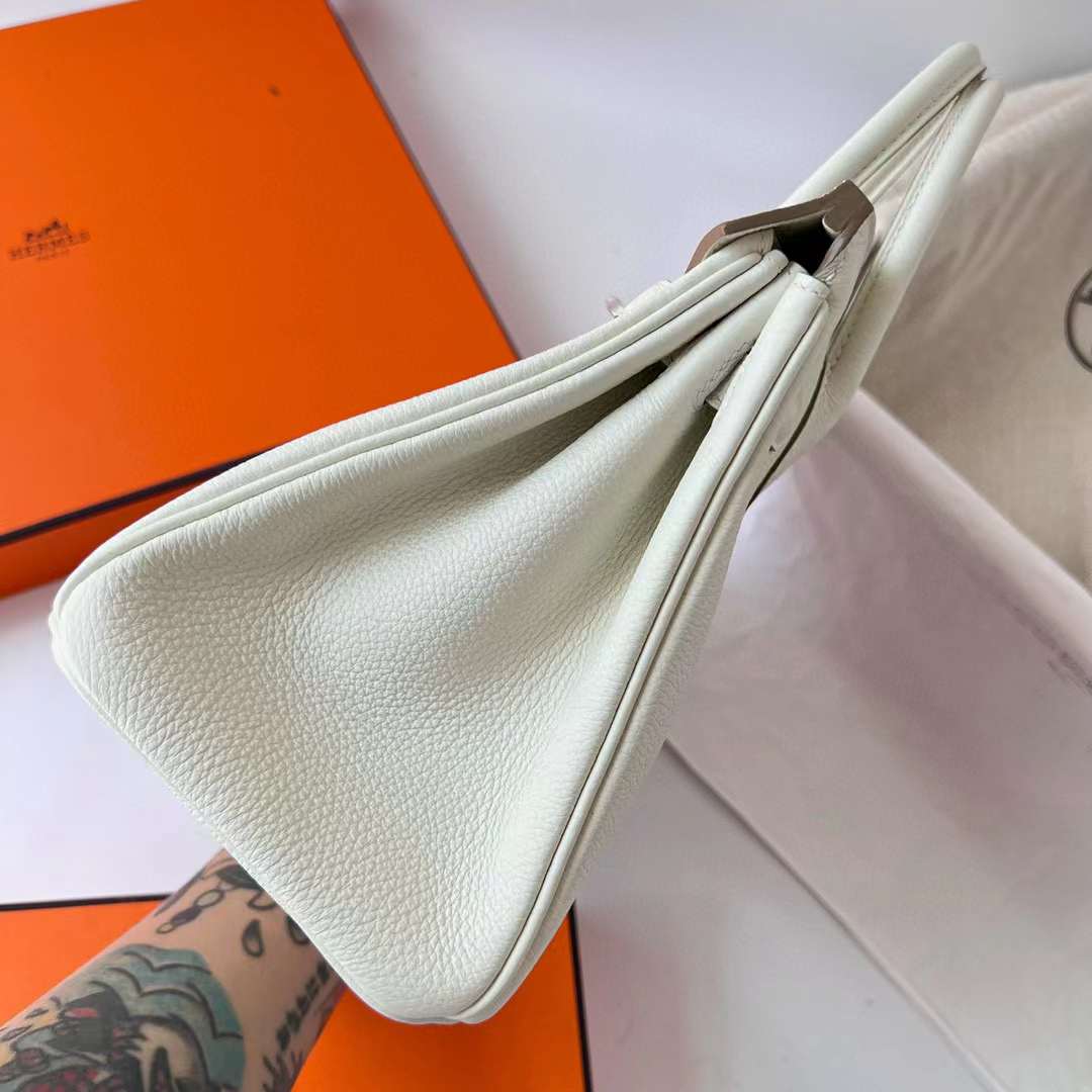 Hermès（爱马仕）Birkin 铂金包 Togo皮 顶级小牛皮 0T 蘑菇白 银扣 25cm 全手工蜡线缝制 Phw
