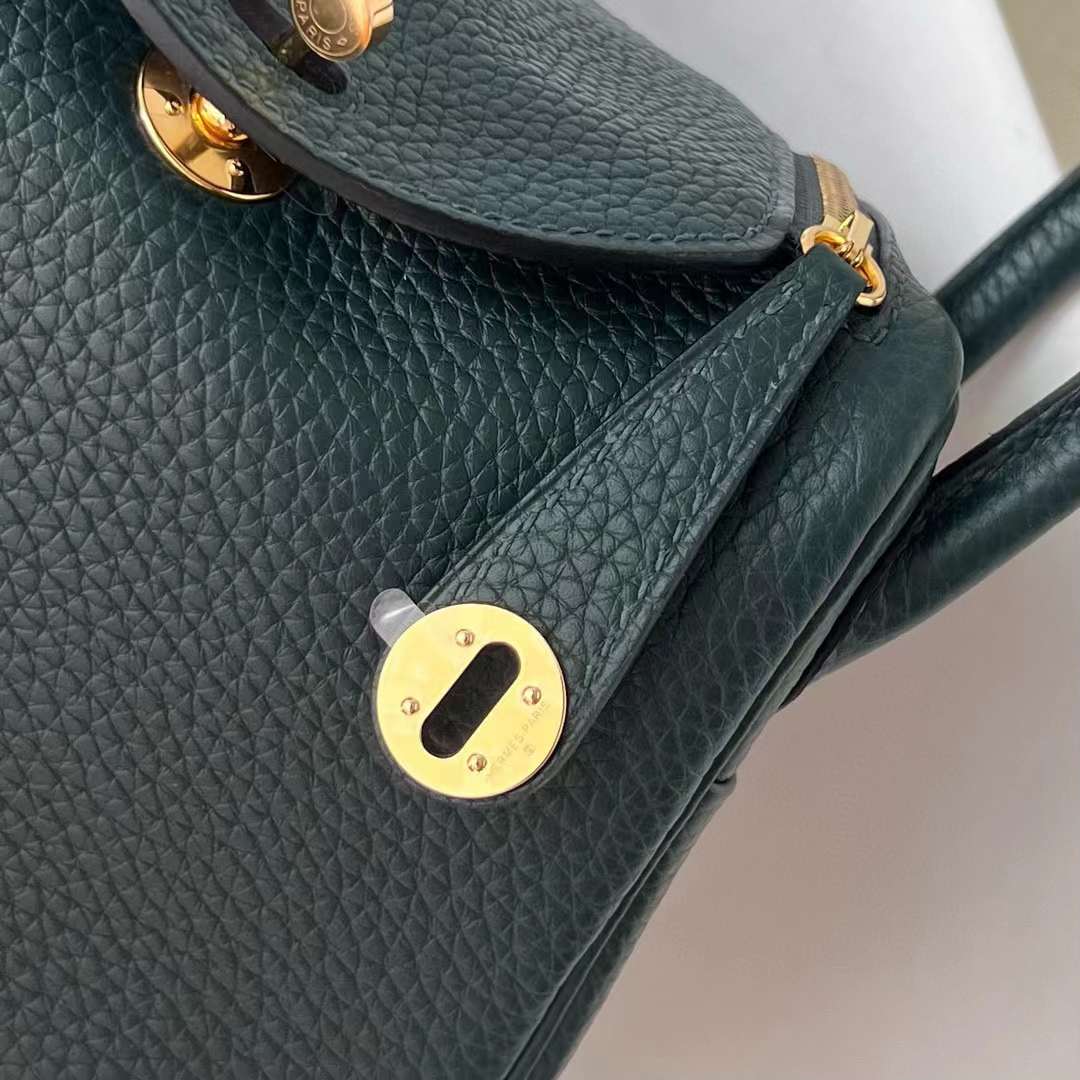 Hermès（爱马仕）Mini Lindy 迷你琳迪包 Clemence 6O 松柏绿 金扣 19cm 全手工蜡线缝制 Ghw