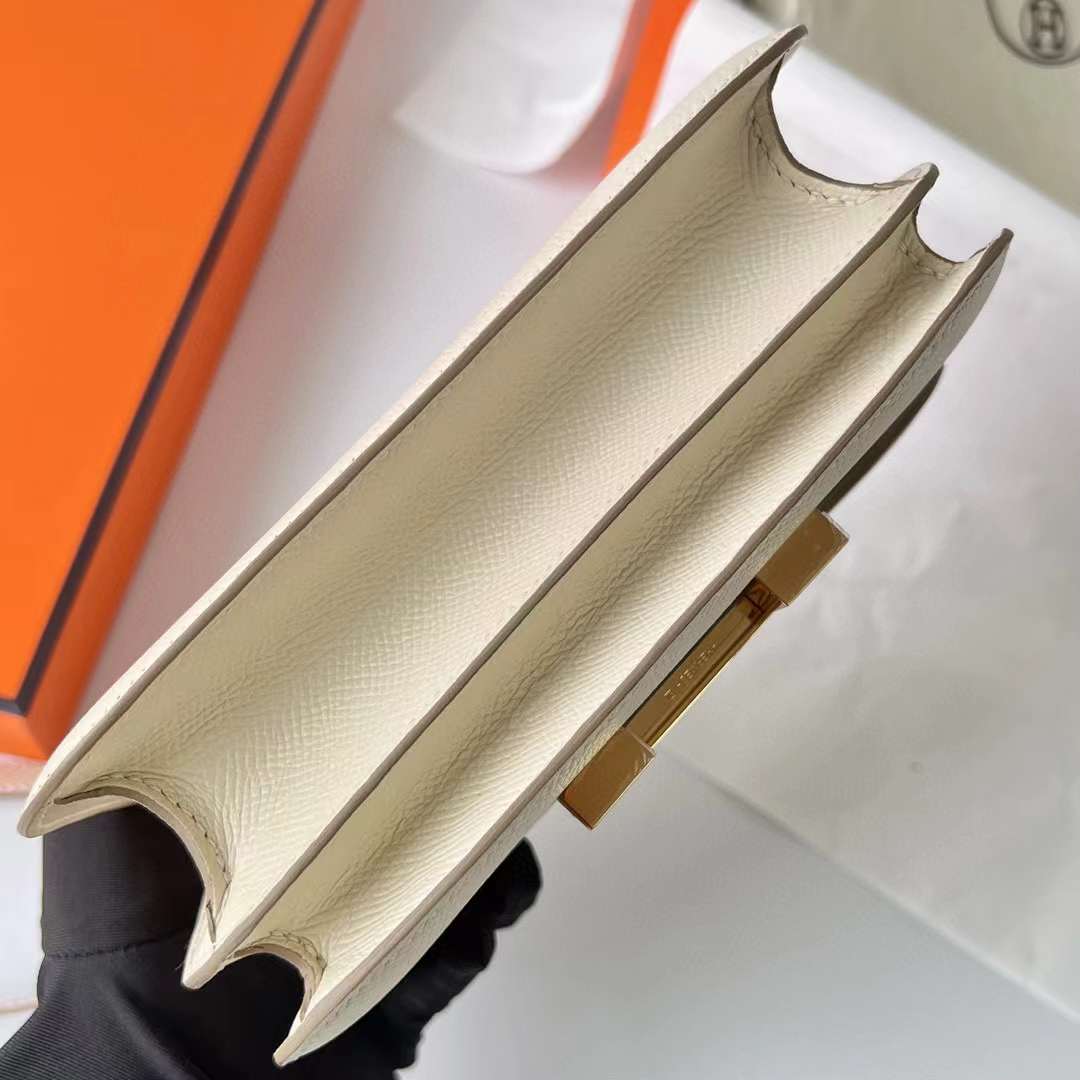 Hermès（爱马仕）Constance 空姐包 Epsom Ck10 奶昔白 金扣 19cm 全手工蜡线缝制 Ghw