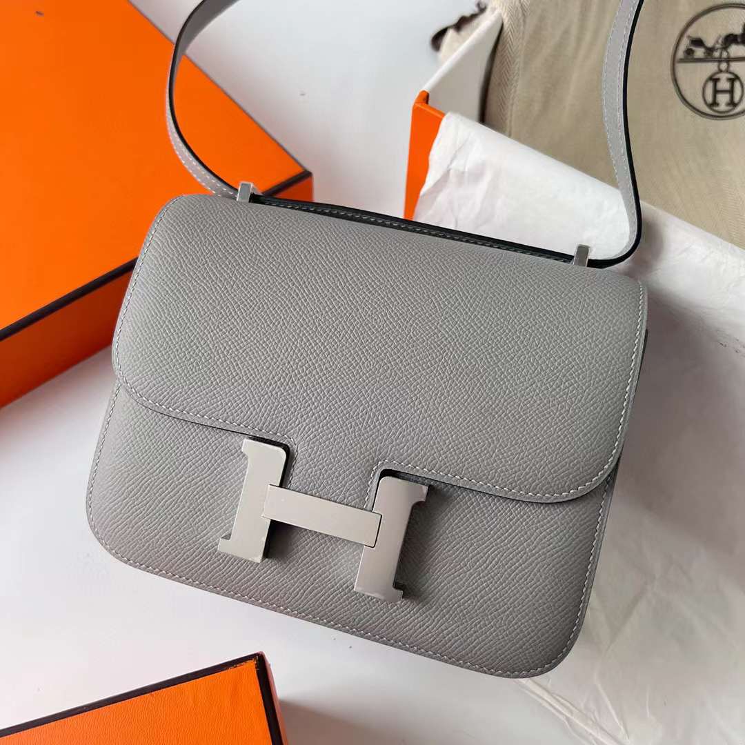 Hermès（爱马仕）Constance 空姐包 Epsom 4Z 海鸥灰 银扣 19cm 全手工蜡线缝制 phw