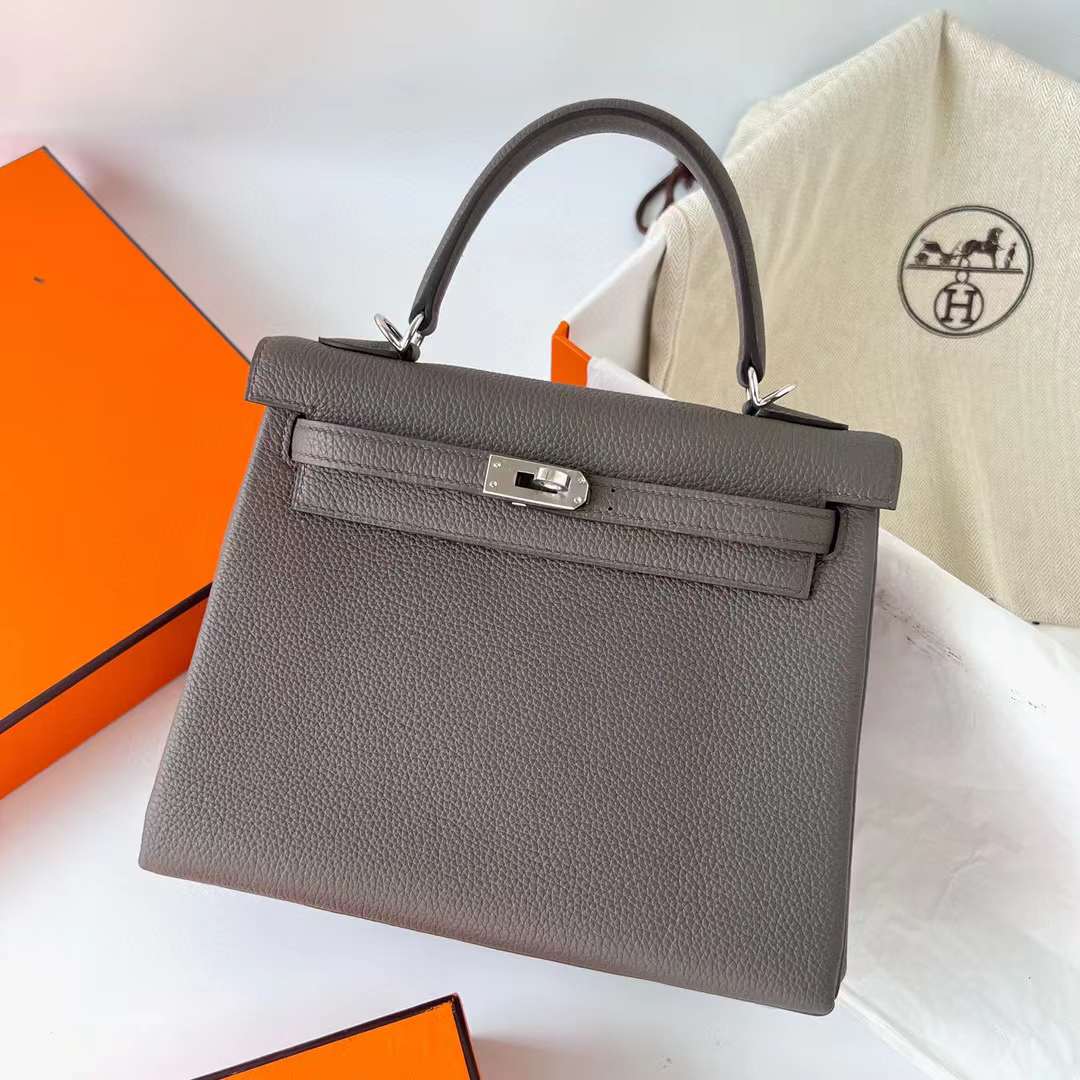 Hermès（爱马仕）Kelly 凯莉包 Togo皮 进口德国小牛皮 8F 锡器灰 银扣 25cm 全手工蜡线缝制 Phw