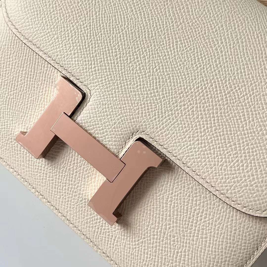 Hermès（爱马仕）Constance 空姐包 Epsom I2 奶油白 玫瑰金扣 19cm 全手工蜡线缝制 RGhw