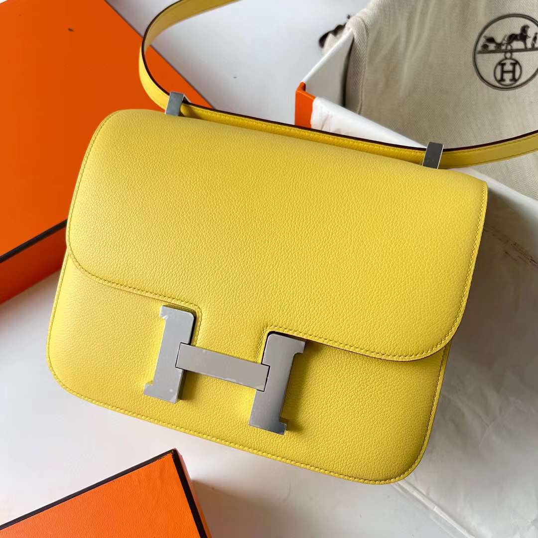 Hermès（爱马仕）Constance 空姐包 Evercolor 9O 那不勒斯黄 银扣 24cm 全手工蜡线缝制 Phw
