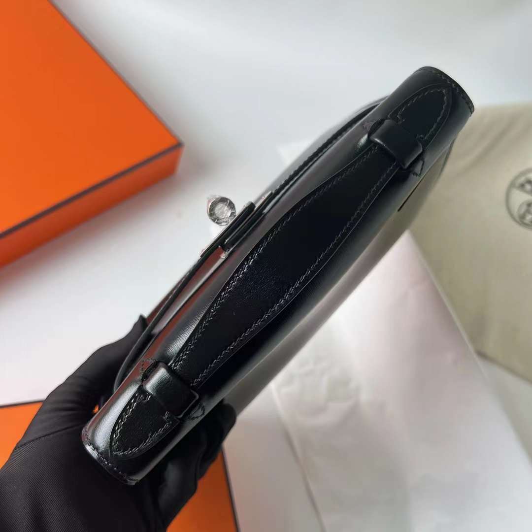Hermès（爱马仕）Mini Kelly Pochette Boxcalf Ck89 黑色 银扣 22cm 全手工蜡线缝制 Phw