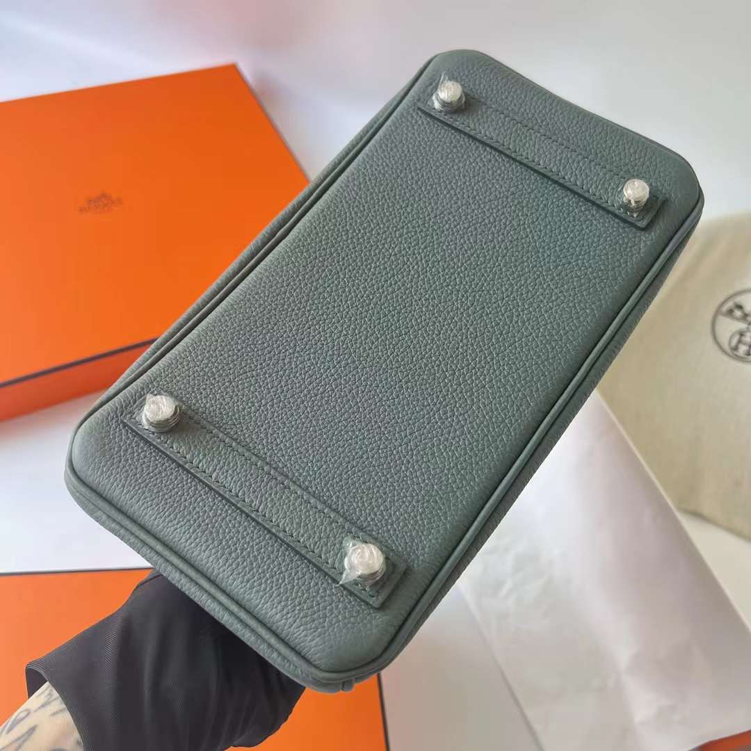 Hermès（爱马仕）Birkin 铂金包 Togo皮 进口德国小牛皮 Cc63 杏绿色 银扣 25cm 全手工蜡线缝制 Phw