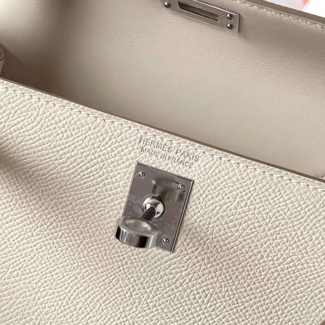 Hermès（爱马仕）mini Kelly 迷你凯莉 Epsom Ck10 奶昔白 银扣 19cm 全手工蜡线缝 Phw