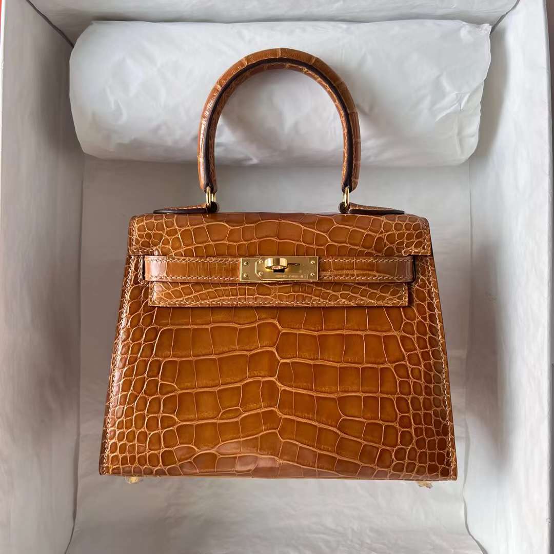 Hermès（爱马仕）Kelly 大耳朵 亮面美洲鳄鱼皮 Shiny Alligator Crocodile A1 焦糖色 金扣 20cm 全手工蜡线缝制 Ghw