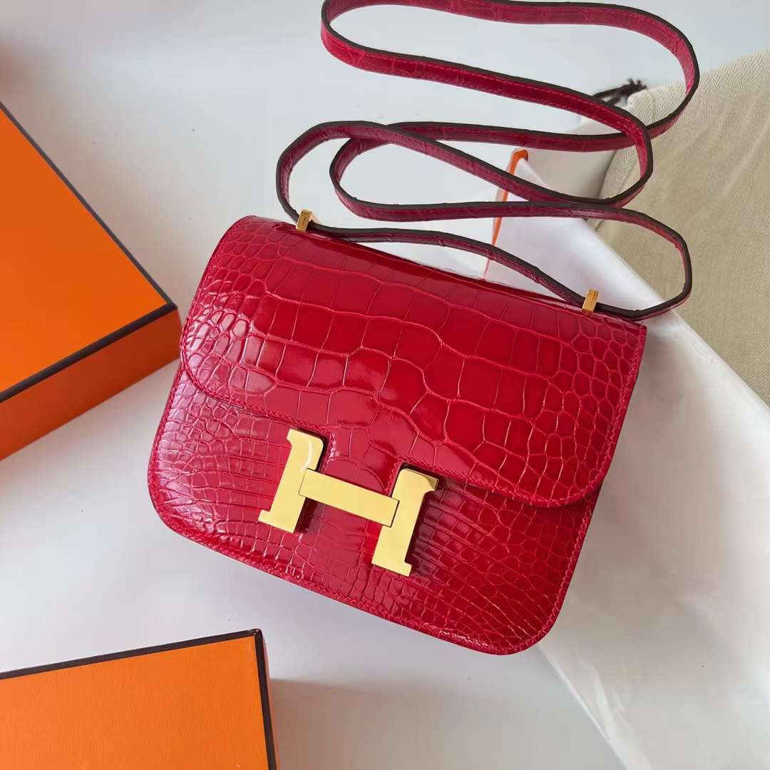 Hermès（爱马仕）Constance 空姐包 亮面美洲鳄鱼皮 Shiny Alligator Crocodile Ck93 法拉利红 金扣 19cm 全手工蜡线缝制 Ghw