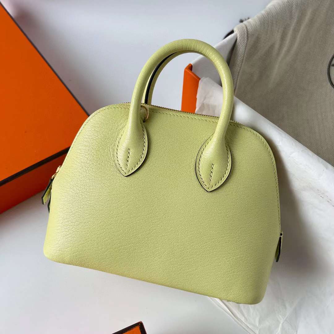 Hermès（爱马仕）Mini Bolide 迷你保龄球包 Chevre 进口山羊皮 R9 嫩芽黄 金扣 19cm 全手工蜡线缝制 Ghw