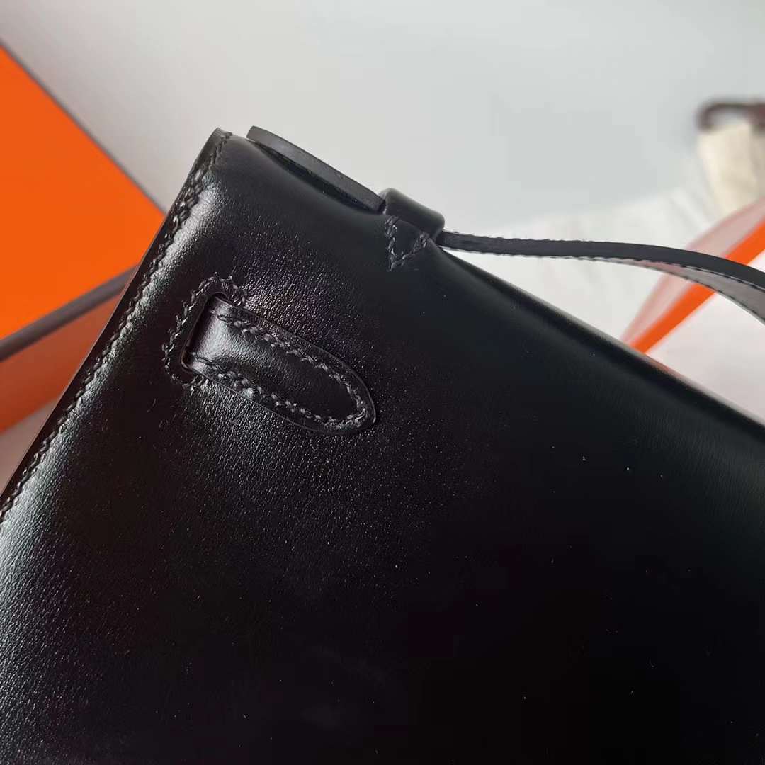 Hermès（爱马仕）Mini Kelly Pochette Boxcalf Ck89 黑色 银扣 22cm 全手工蜡线缝制 Phw