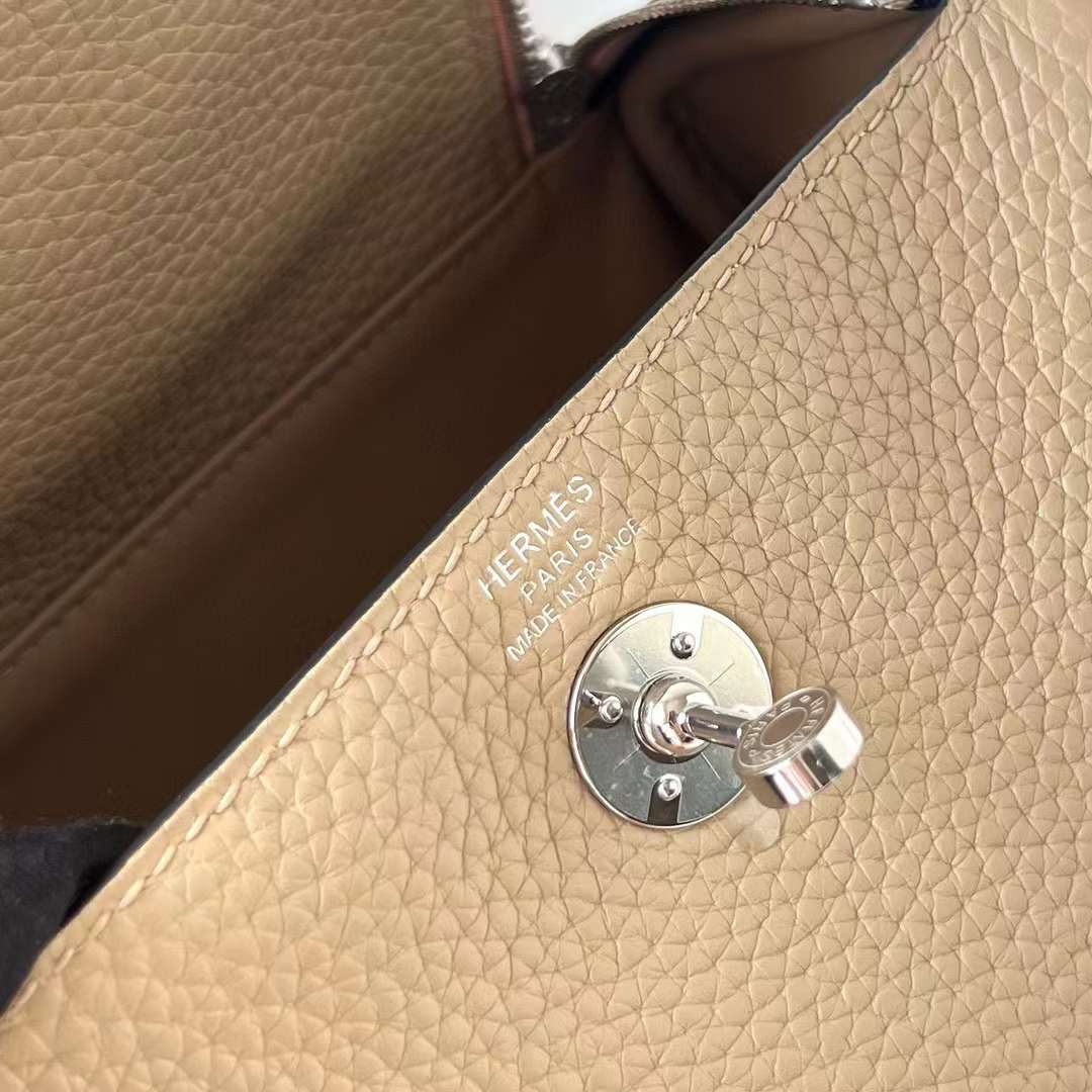 Hermès（爱马仕）Mini Lindy 迷你琳迪包 Clemence S2 风衣灰 银扣 19cm 全手工蜡线缝制 Phw