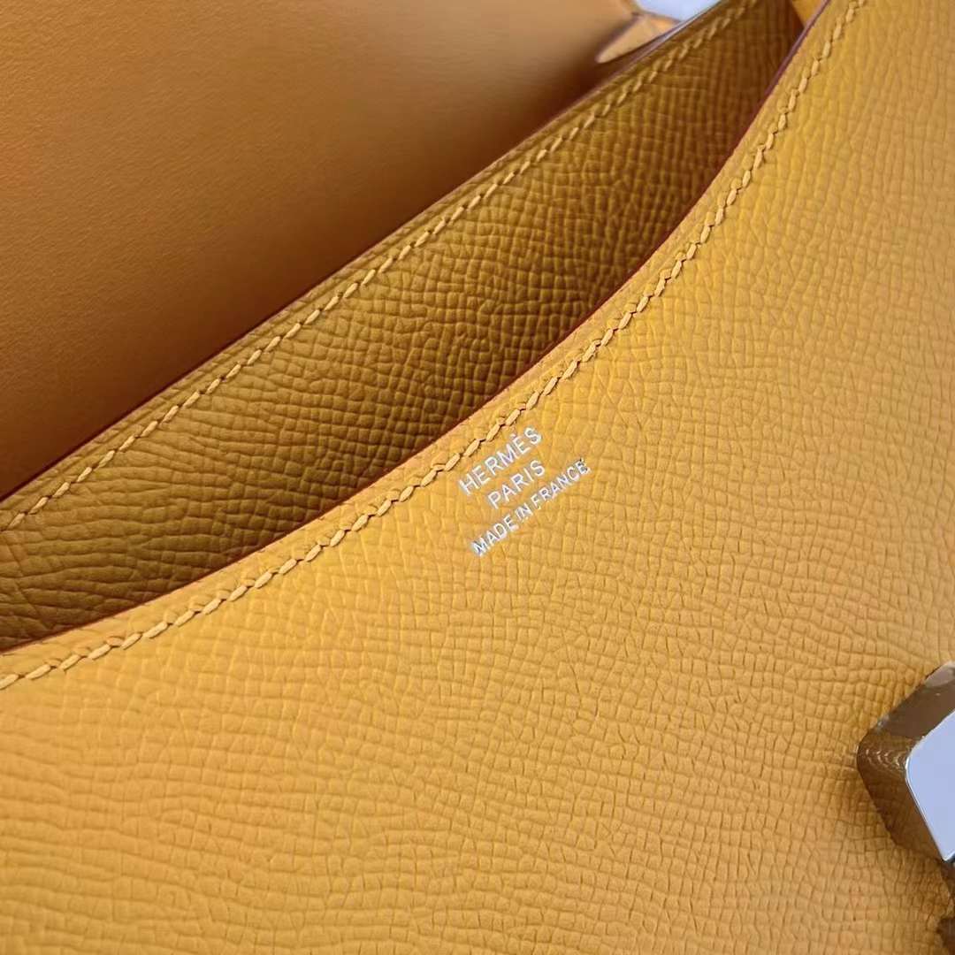 Hermès（爱马仕）Constance 空姐包 Epsom 9D 琥珀黄 银扣 19cm 全手工蜡线缝制 Phw