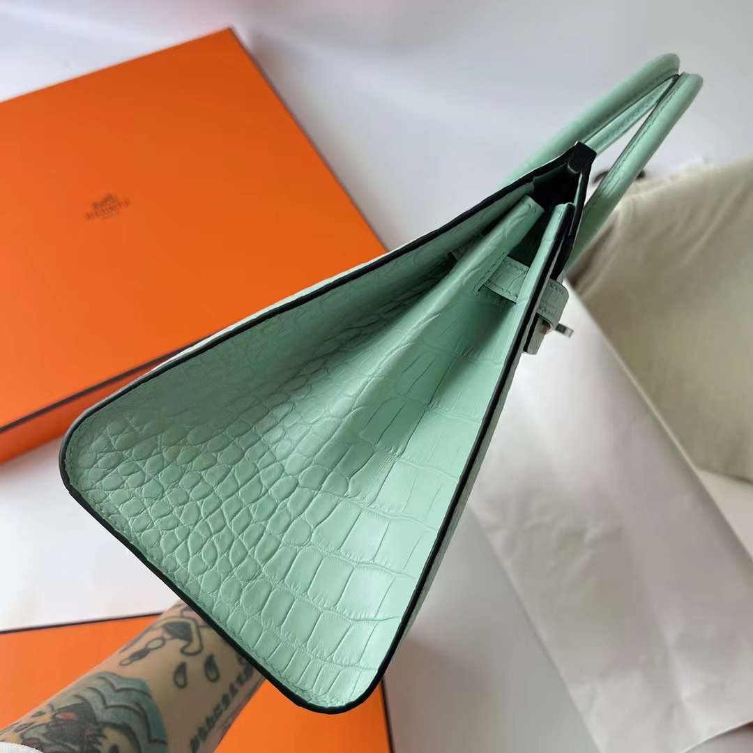 Hermès（爱马仕）Birkin 铂金包 Sellier 雾面美洲鳄鱼皮 Matte Alligator Crocodile 6u 新薄荷绿 外缝 银扣 25cm 全手工蜡线缝制 Phw