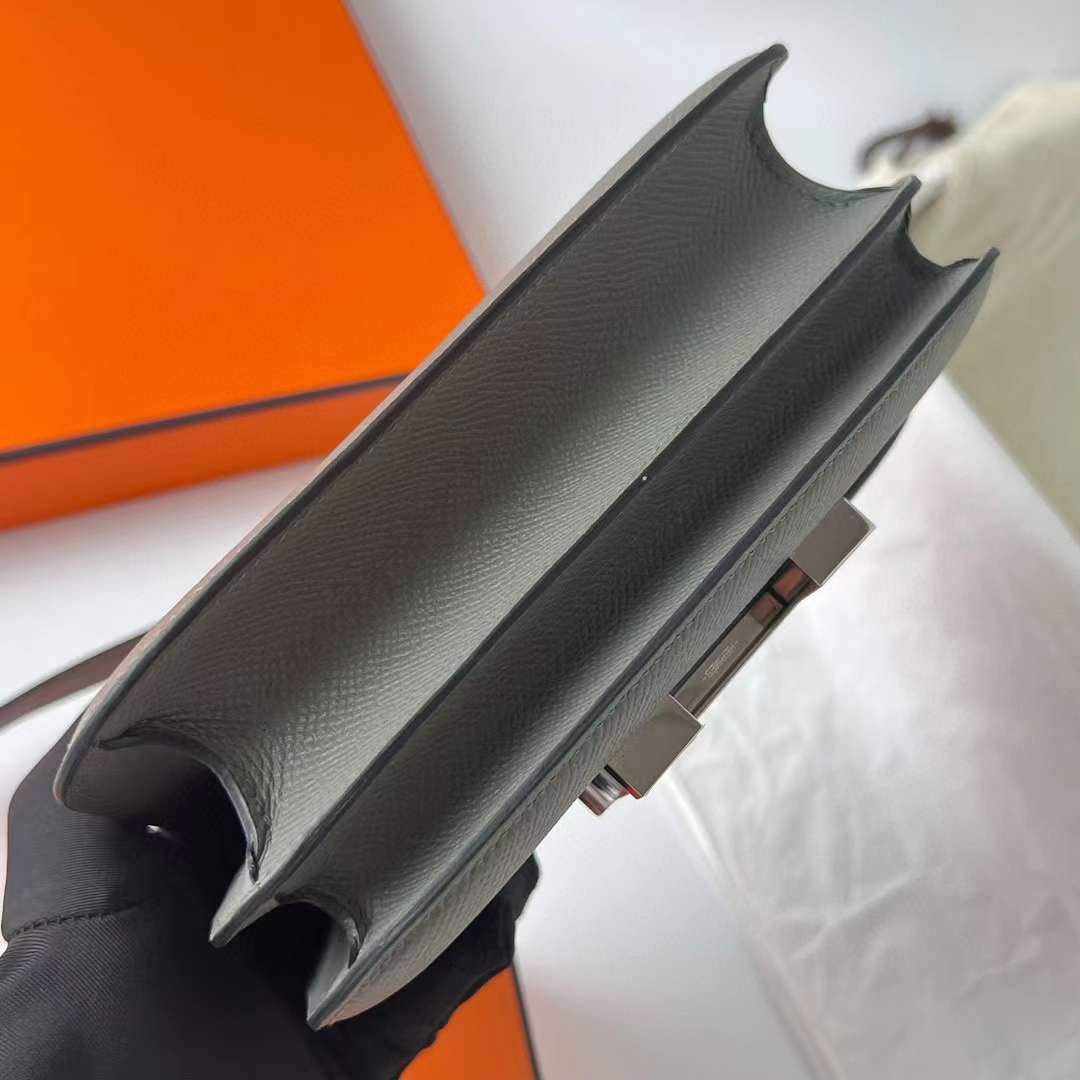 Hermès（爱马仕）Constance 空姐包 Epsom 0L 积雨云灰 银扣 19cm 全手工蜡线缝制 Phw