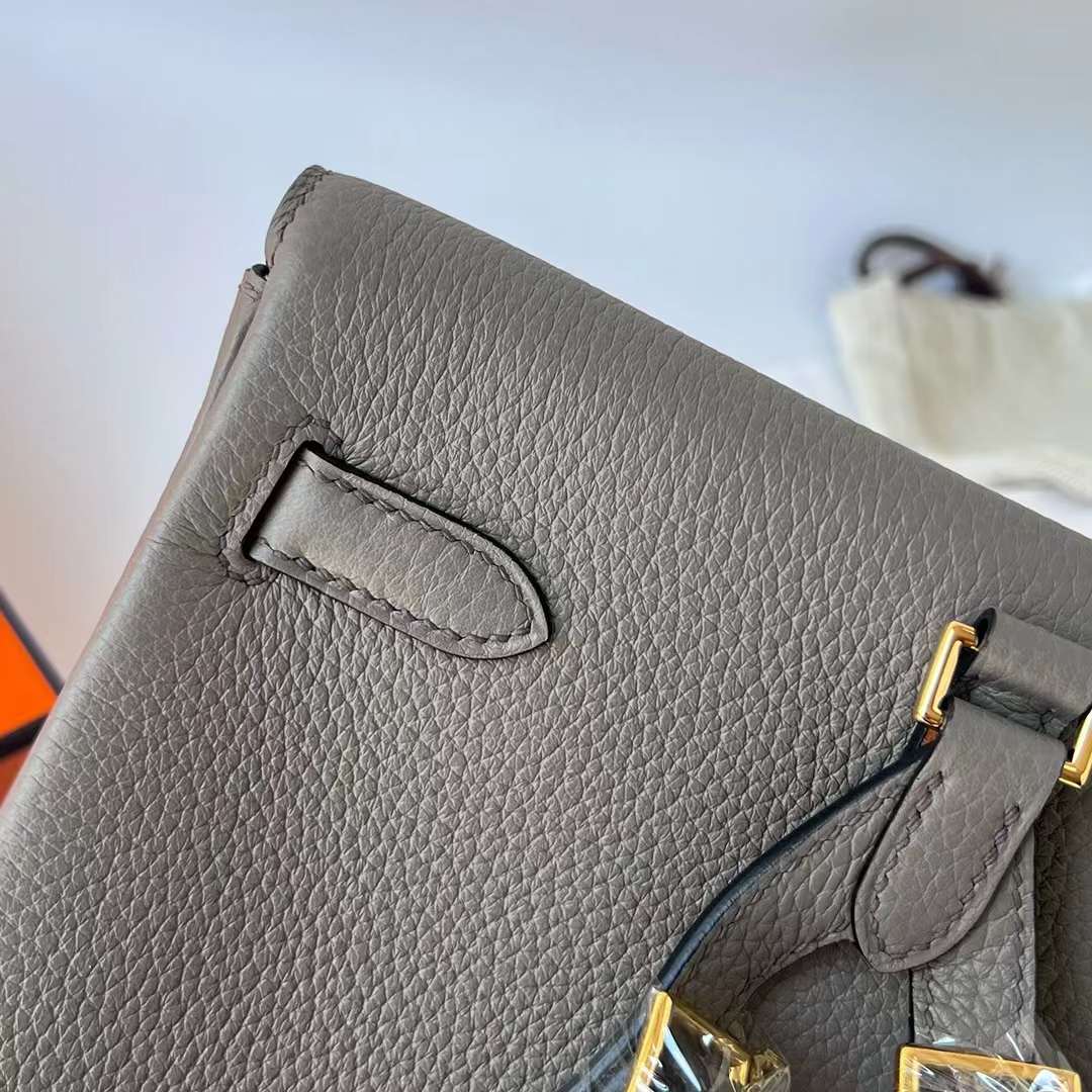 Hermès（爱马仕）Kelly Ado 双肩包 Clemence 8F 锡器灰 金扣 22cm 全手工蜡线缝制 Ghw