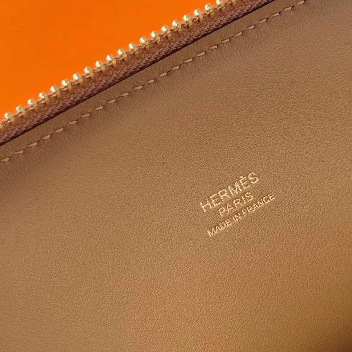 Hermès（爱马仕）Bolide 保龄球包 Epsom 0M 奶茶色 金扣 25cm 全手工蜡线缝制 Ghw