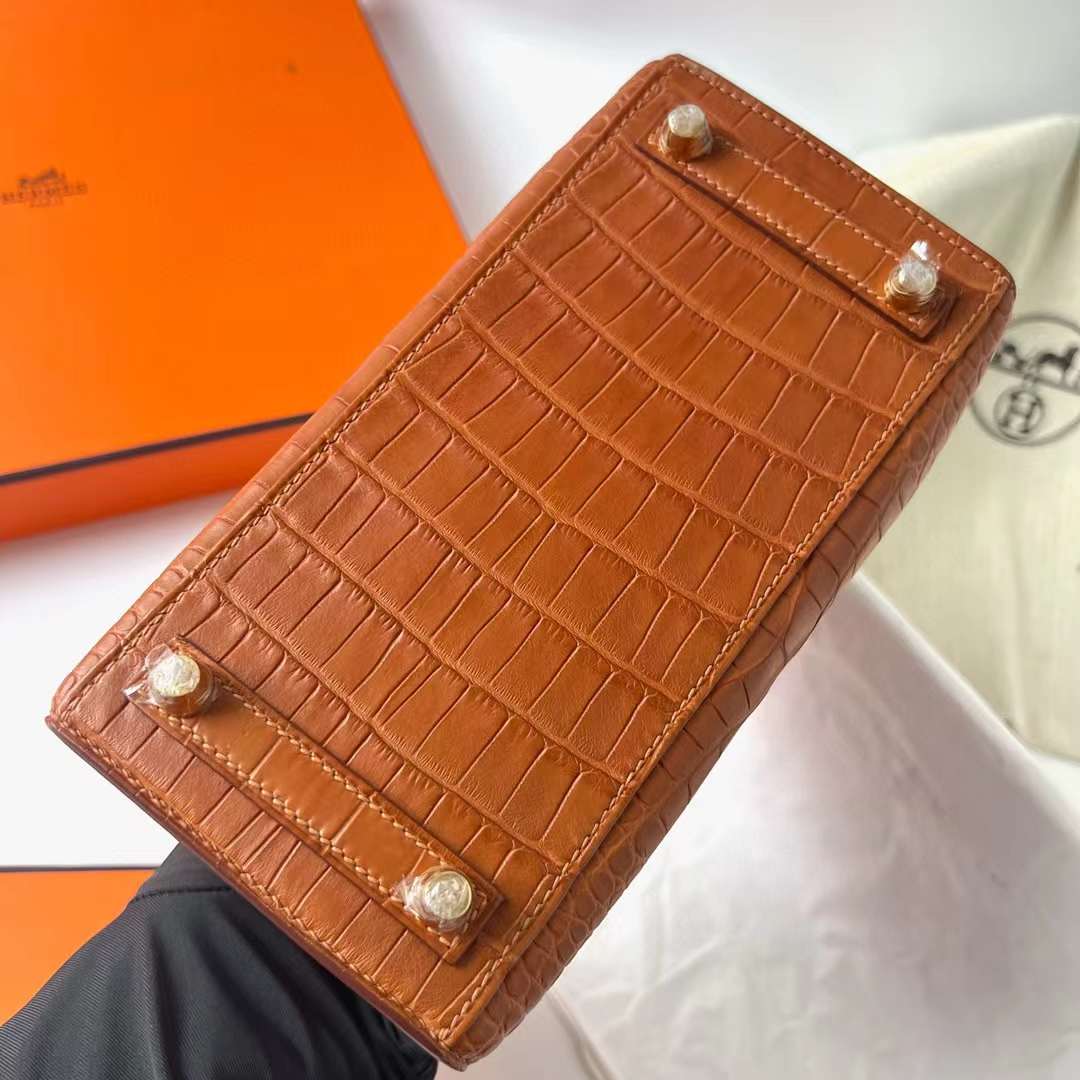 Hermès（爱马仕）Birkin 铂金包 雾面美洲鳄鱼皮 Matte Alligator Crocodile Ck37 金棕色 金扣 20cm 全手工蜡线缝制 Ghw