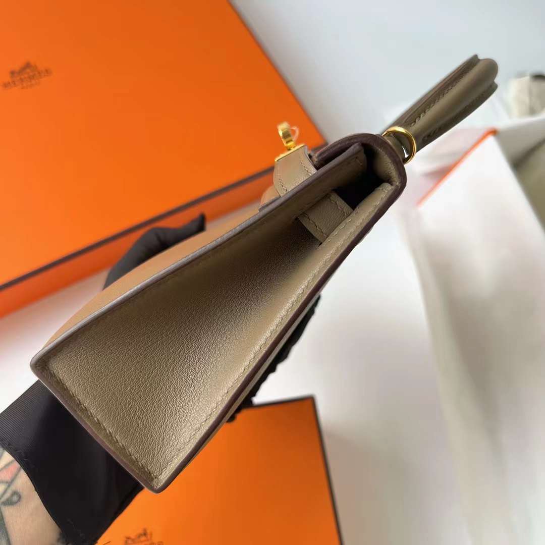 Hermès（爱马仕）Mini Kelly 迷你凯莉 Swift Ck18 大象灰 金扣 19cm 全手工蜡线缝制 Ghw