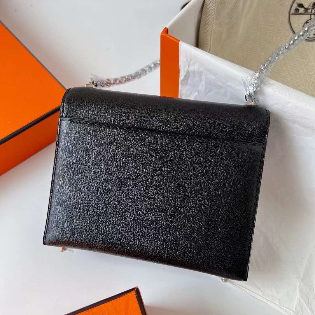 Hermès（爱马仕）Verrou 机枪包 Chevre 进口山羊皮 Ck89 黑色 银扣 17.5cm 全手工蜡线缝制 Phw