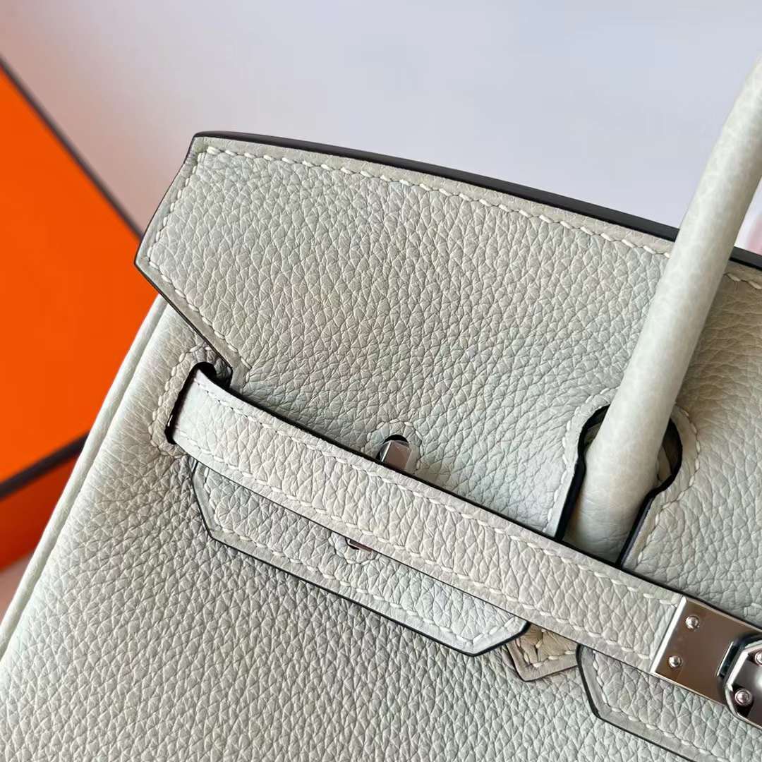 Hermès（爱马仕）Birkin 铂金包 Togo皮 进口德国小牛皮 0W 冰晶灰 银扣 25cm 全手工蜡线缝制 Phw