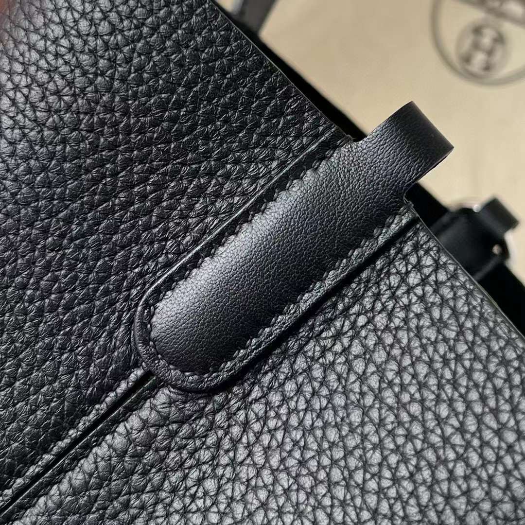 Hermès（爱马仕）In The Loop 猪鼻子 菜篮子 Clemence 拼 Swift Ck89 黑色 银扣 18cm 全手工蜡线缝制 Phw