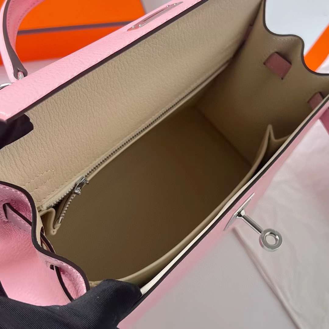 Hermès（爱马仕）Kelly 凯莉包 Chevre 进口山羊皮 3Q 新粉色 内拼 I2 奶油白 银扣 25cm 全手工蜡线缝制 Phw