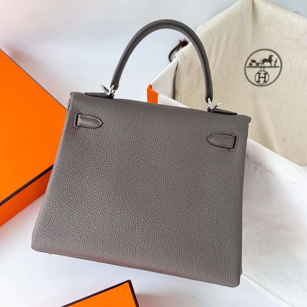 Hermès（爱马仕）Kelly 凯莉包 Togo皮 进口德国小牛皮 8F 锡器灰 银扣 25cm 全手工蜡线缝制 Phw