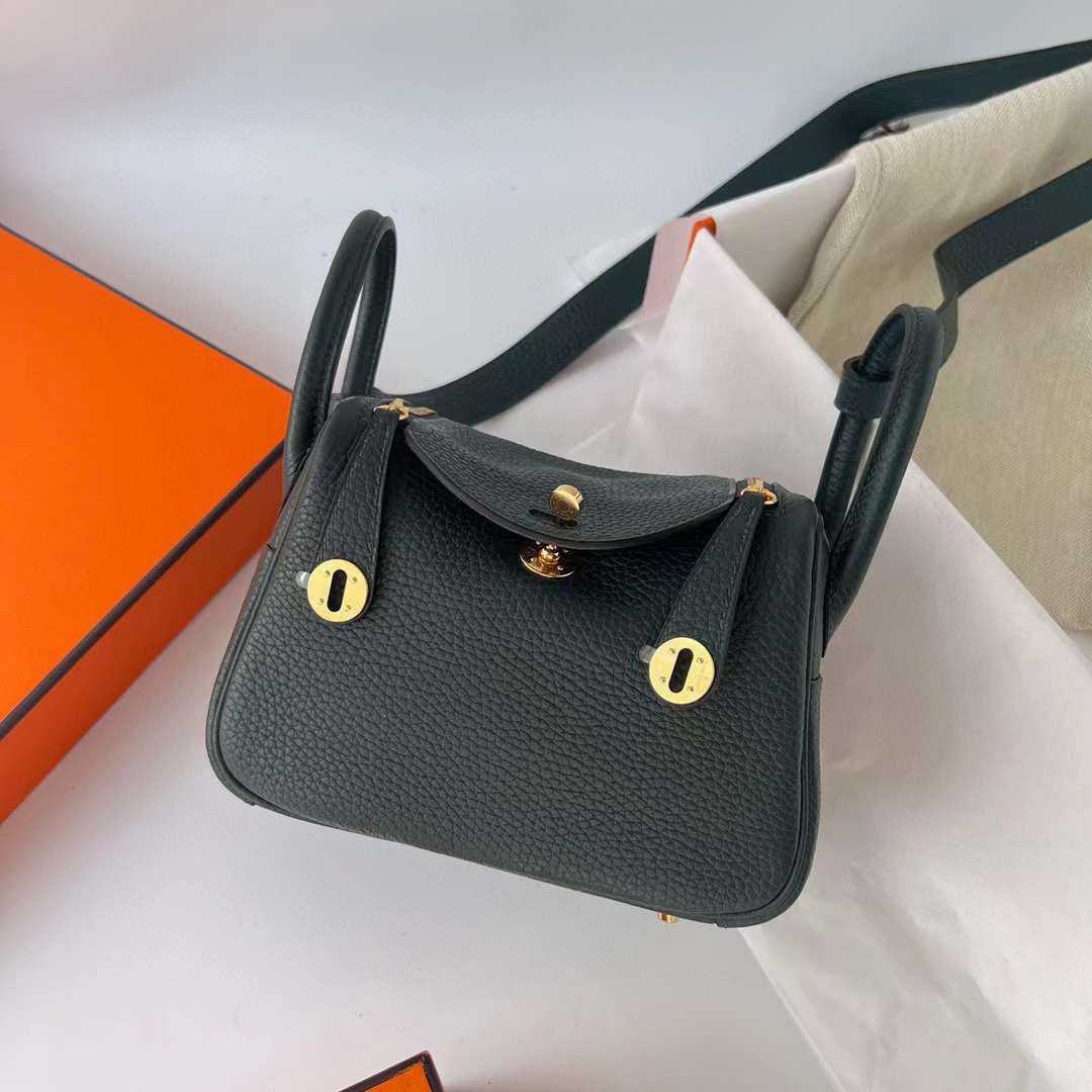 Hermès（爱马仕）Mini Lindy 迷你琳迪包 Clemence 6O 松柏绿 金扣 19cm 全手工蜡线缝制 Ghw