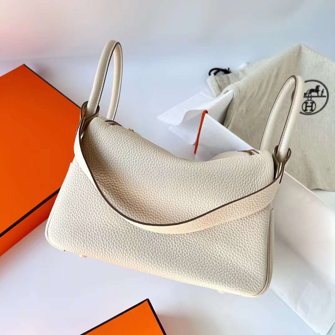 Hermès（爱马仕）Lindy 琳迪包 Clemence Ck10 奶昔白 金扣 26cm 全手工蜡线缝制 Ghw