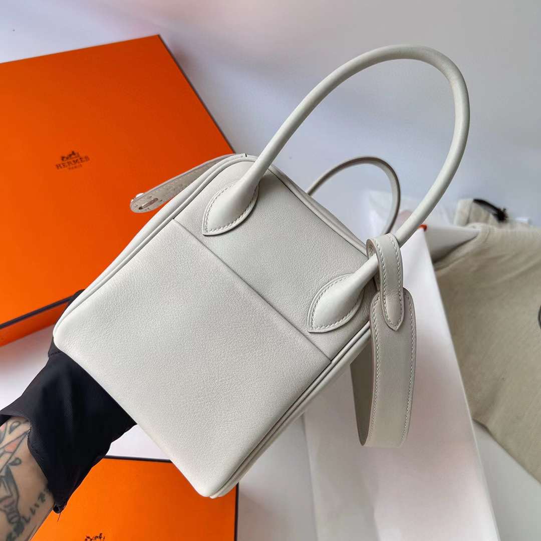 Hermès（爱马仕）Lindy 琳迪包 Swift Ck80 珍珠灰 银扣 26cm 全手工蜡线缝制 Phw