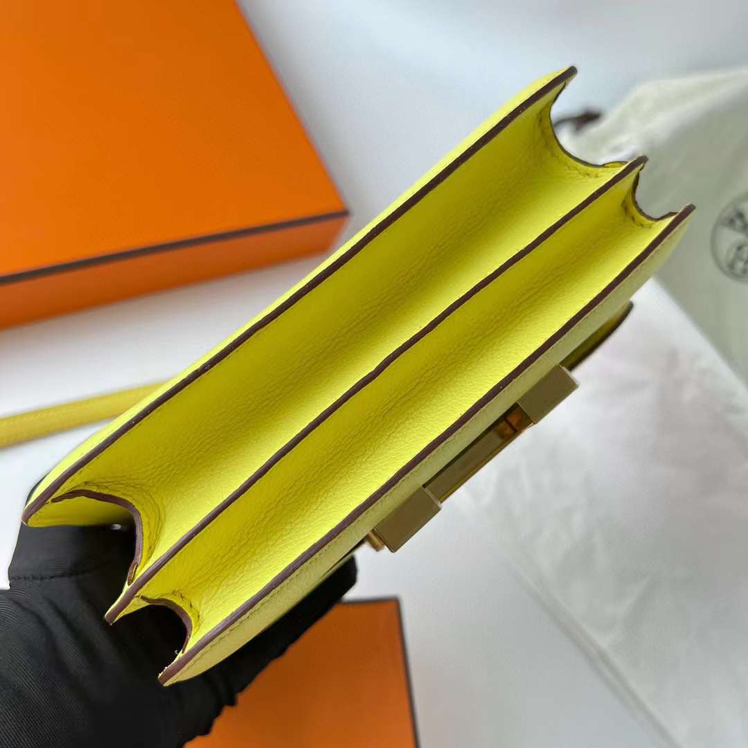 Hermès（爱马仕）Constance 空姐包 Evercolor 9R 柠檬黄 金扣 19cm 全手工蜡线缝制 Ghw