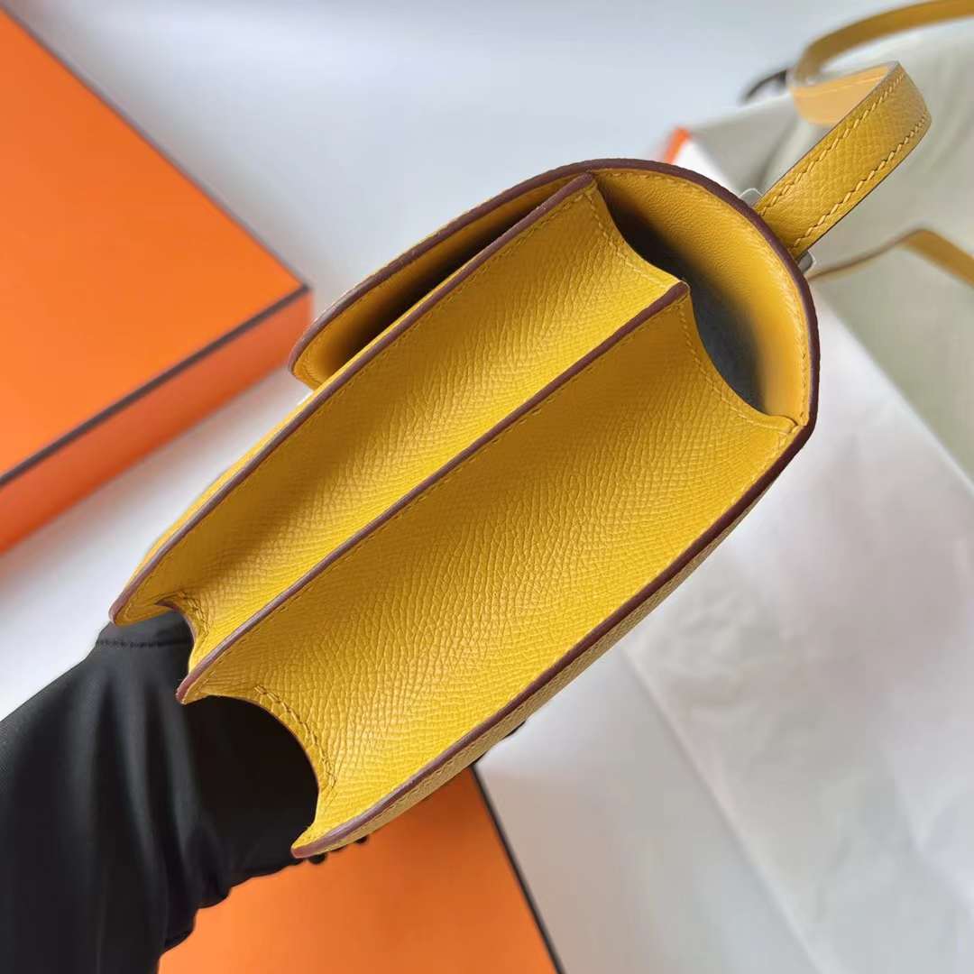 Hermès（爱马仕）Constance 空姐包 Epsom 9D 琥珀黄 银扣 19cm 全手工蜡线缝制 Phw
