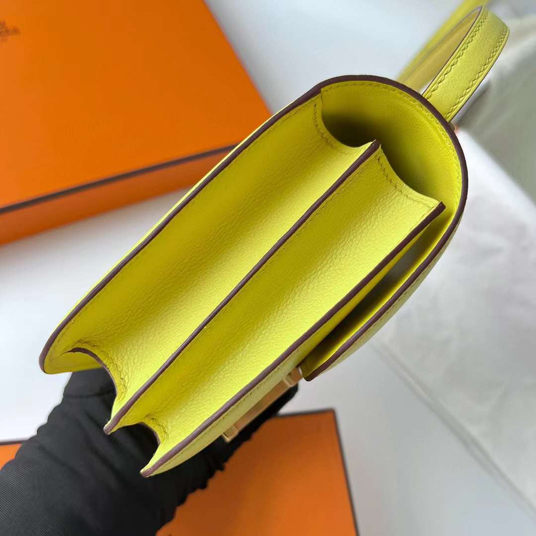 Hermès（爱马仕）Constance 空姐包 Evercolor 9R 柠檬黄 金扣 19cm 全手工蜡线缝制 Ghw