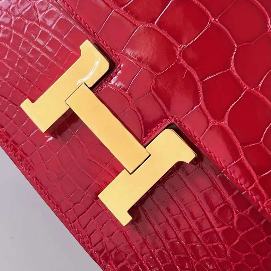 Hermès（爱马仕）Constance 空姐包 亮面美洲鳄鱼皮 Shiny Alligator Crocodile Ck93 法拉利红 金扣 19cm 全手工蜡线缝制 Ghw