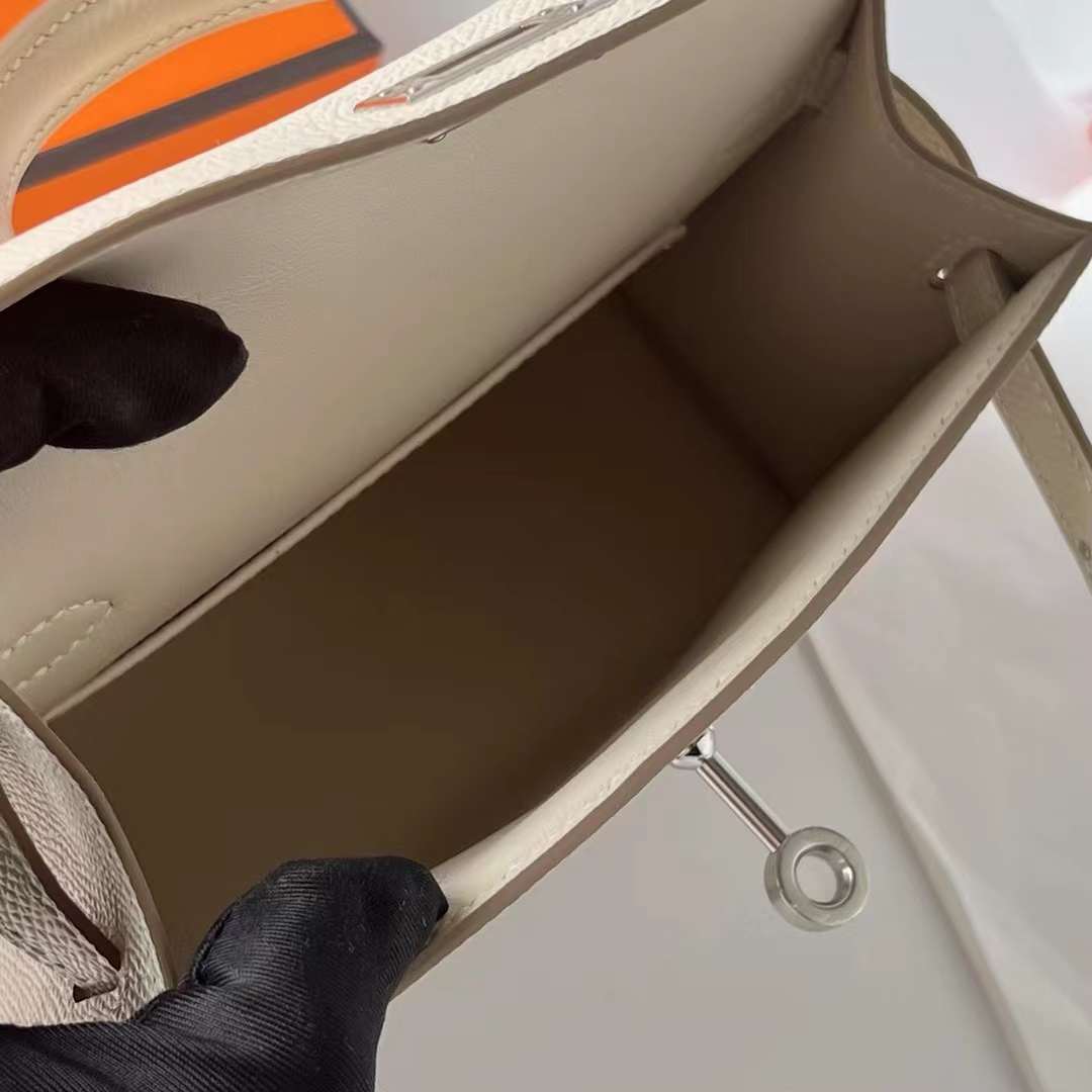 Hermès（爱马仕）mini Kelly 迷你凯莉 Epsom Ck10 奶昔白 银扣 19cm 全手工蜡线缝 Phw