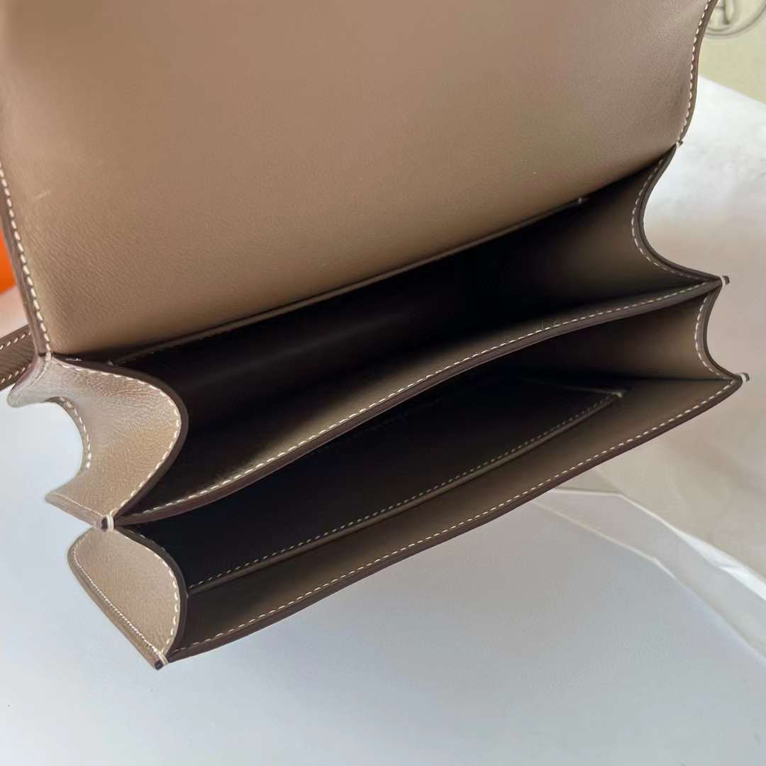 Hermès（爱马仕）Constance 空姐包 Epsom Ck18 大象灰 金扣 19cm 全手工蜡线缝制 Ghw