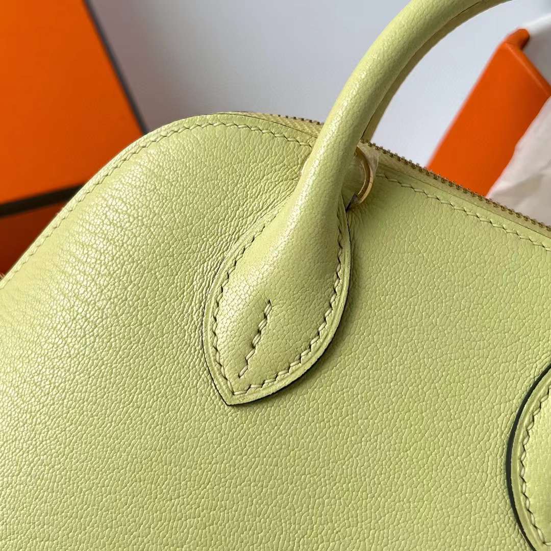 Hermès（爱马仕）Mini Bolide 迷你保龄球包 Chevre 进口山羊皮 R9 嫩芽黄 金扣 19cm 全手工蜡线缝制 Ghw