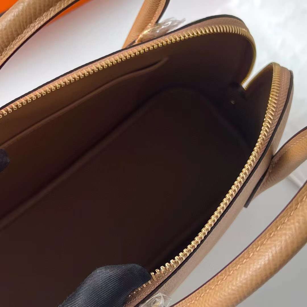 Hermès（爱马仕）Bolide 保龄球包 Epsom 0M 奶茶色 金扣 25cm 全手工蜡线缝制 Ghw